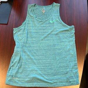 Nike Mens drifit medium training tee